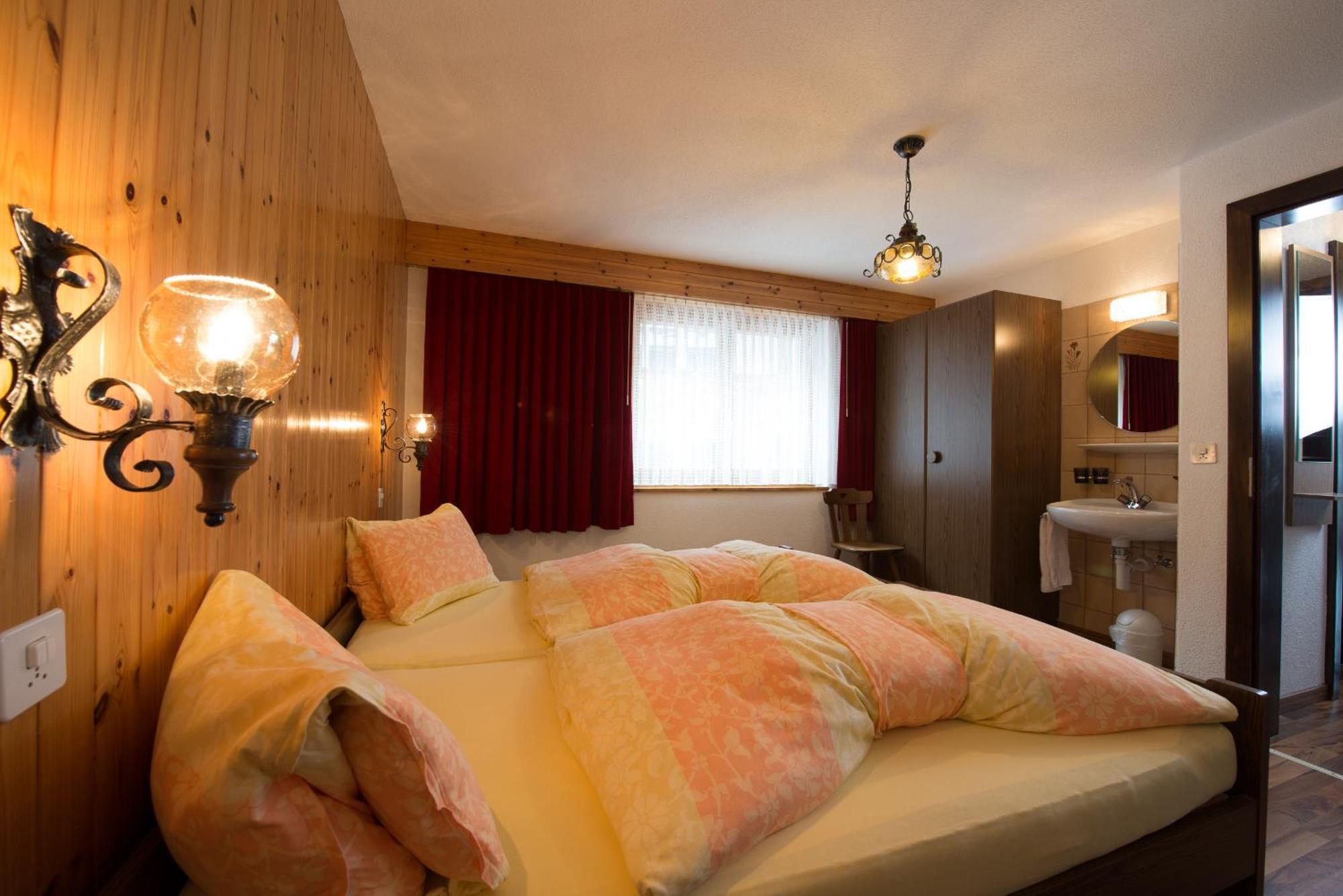 Apartamento Haus Alba Saas-Almagell Habitación foto