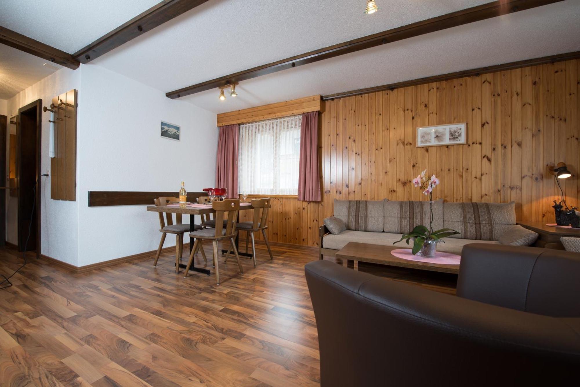 Apartamento Haus Alba Saas-Almagell Habitación foto
