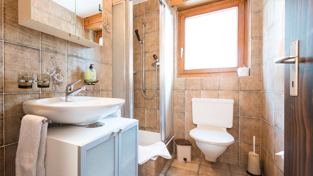 Apartamento Haus Alba Saas-Almagell Habitación foto