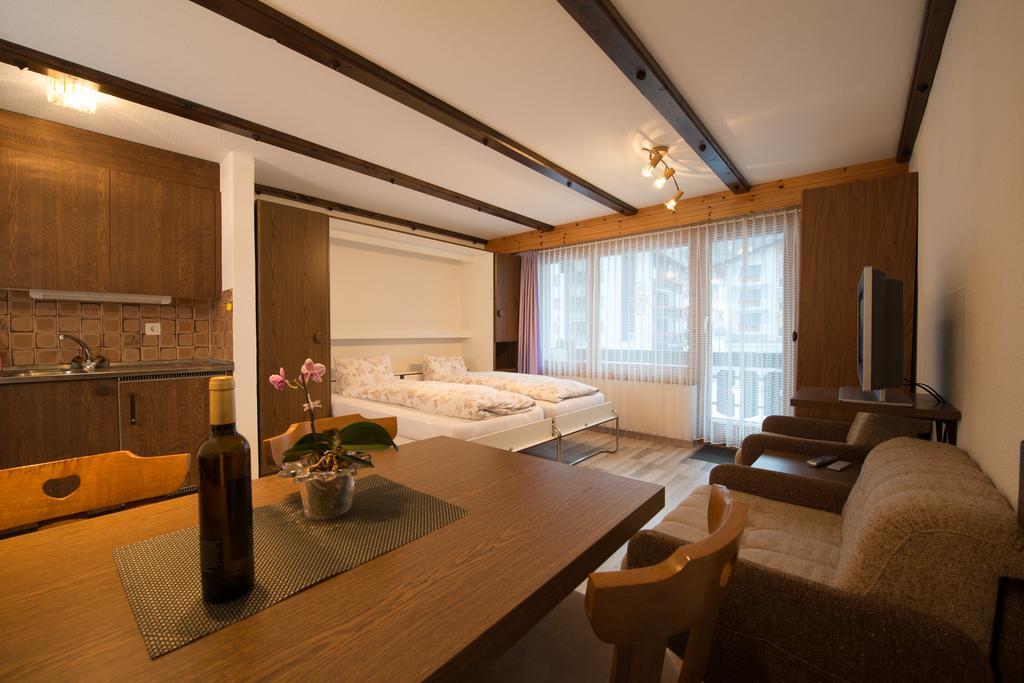 Apartamento Haus Alba Saas-Almagell Habitación foto